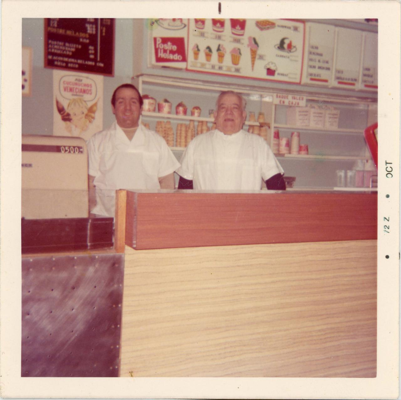 Mostrador de la heladería en 1972